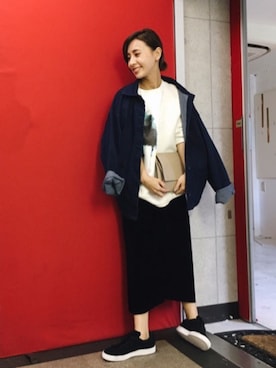 「AMERI」｜「アイテム（デニムジャケット）」を使った、黒石奈央子さん（レディース・152cm）の秋コーディネート
