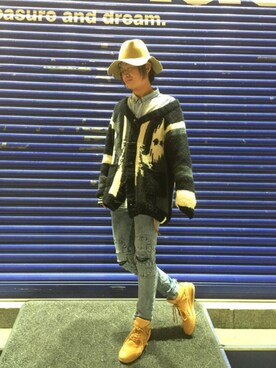 「AlexanderLeeChang（アレキサンダーリーチャン）のアイテム（カーディガン/ボレロ）」を使った、星空ヨーソローkskさん（メンズ・173cm）の冬コーディネート