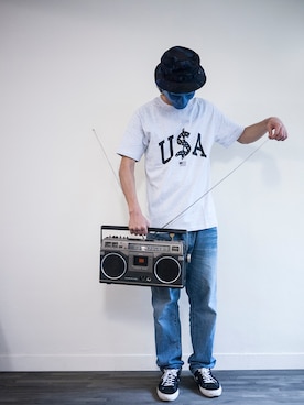 「DEMARCOLAB（デマルコラブ）のアイテム（キャップ）」を使った、LarryBarlowさん（メンズ・179cm）の夏コーディネート