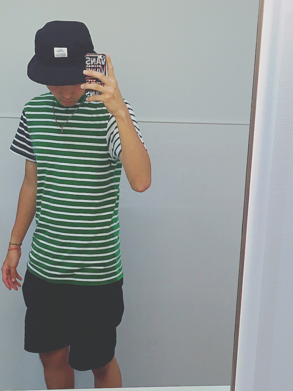 「RAGEBLUEのバケットHAT/559425（ハット、ブラック系）」を使った、KCさん（メンズ・180cm）の夏コーディネートの1枚目の写真