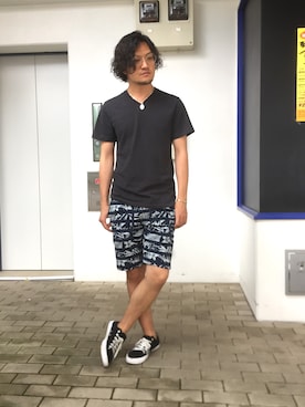 「AZUL（アズール）のアイテム」を使った、中村 考佑さん（メンズ・173cm）の夏コーディネート