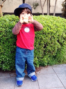 「OSHKOSH（オシュコシュ）のアイテム（Tシャツ/カットソー）」を使った、ザネリさん（キッズ・100cm）の春コーディネート