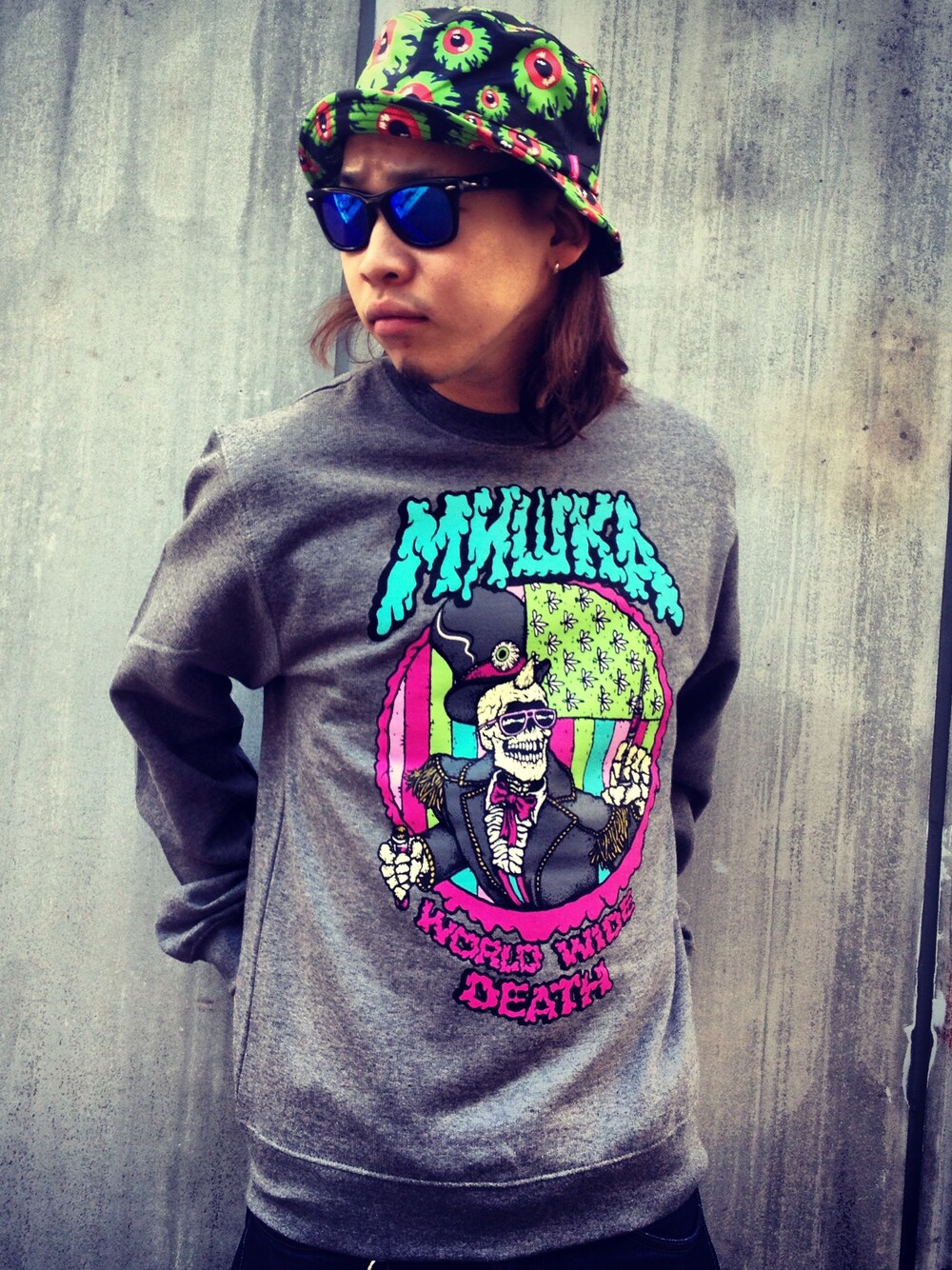 「mishka、ROLLINGCRADLE、スウェット、バケットハット、サイコプッシャー」｜「MISHKAのアイテム（スウェット、グレー系）」を使った、KENTさん（メンズ・174cm）の夏コーディネートの1枚目の写真