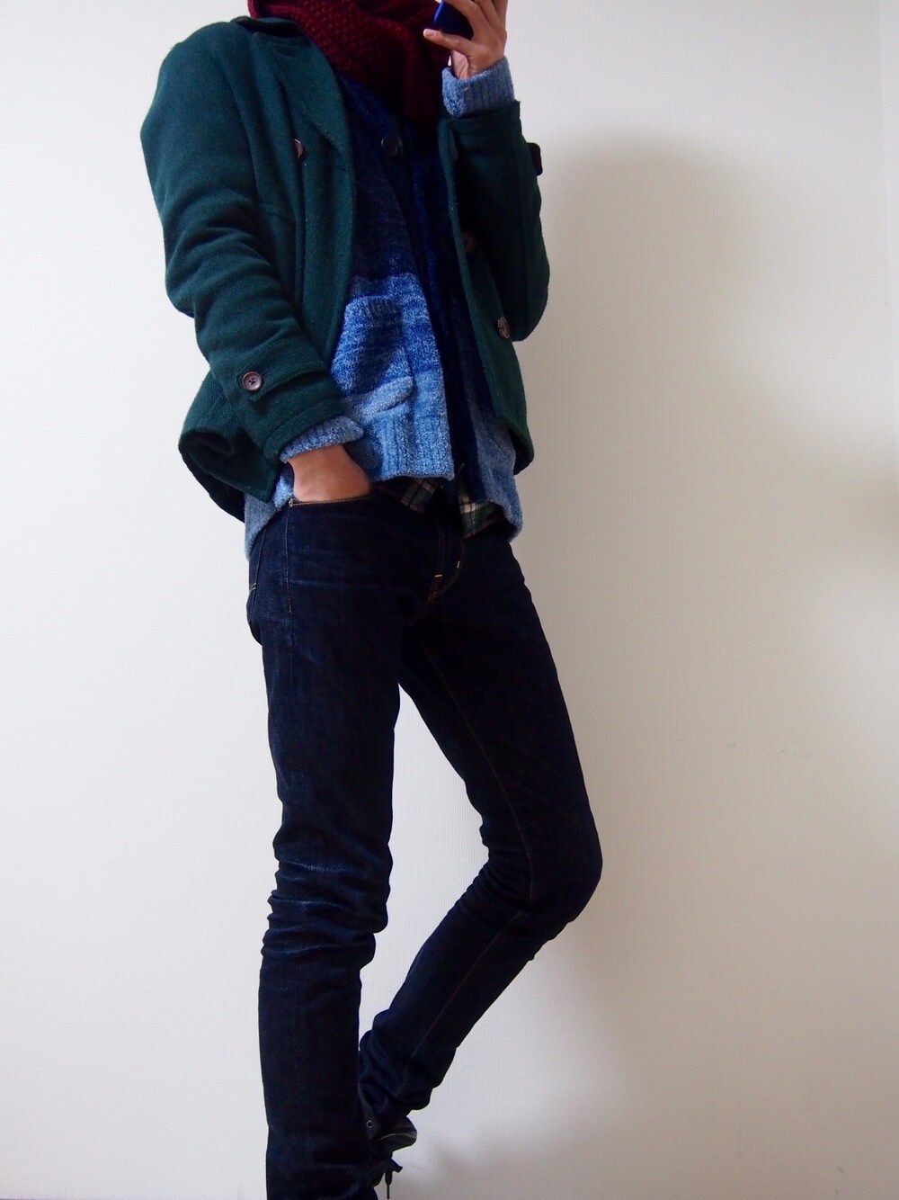 「adonis greenのアイテム（ニット/セーター、ブルー系）」を使った、:)さん（メンズ・182cm）の冬コーディネートの1枚目の写真
