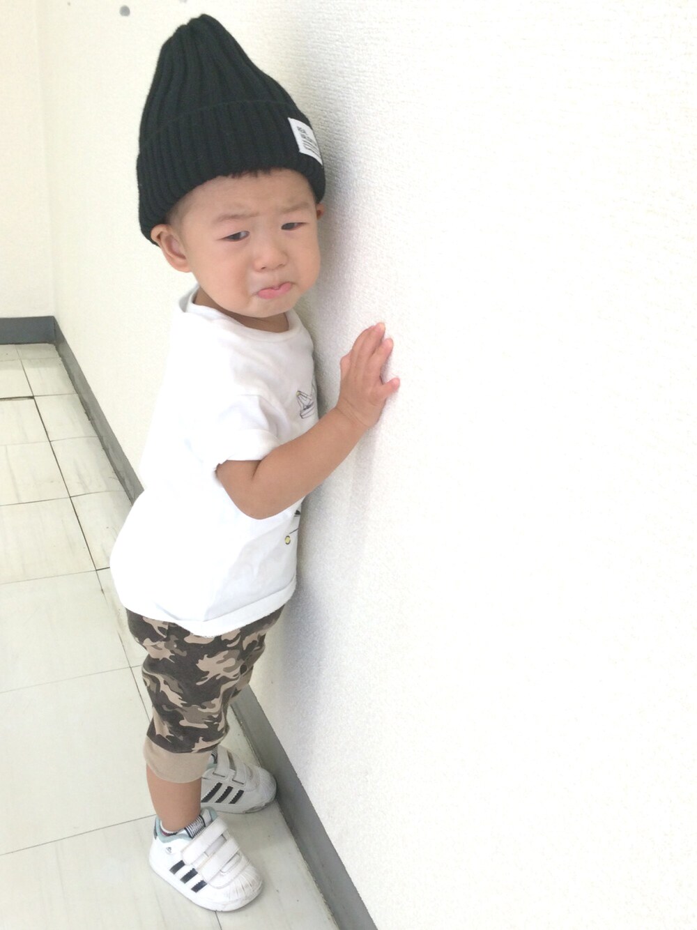 「1歳、1歳6ヶ月、男の子、9月、カモフラ」｜「しまむらのアイテム（ニットキャップ/ビーニー、ブラック系）」を使った、Dai-cHiさん（キッズ・80cm）の冬コーディネートの1枚目の写真