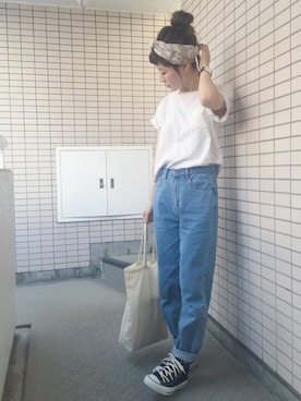 「白Tシャツ×デニム」｜「アイテム（財布/小物）」を使った、har ( ハル )さん（レディース・153cm）の夏コーディネート