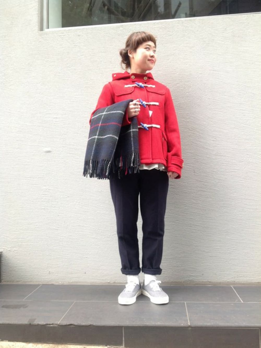 「VANS、ダッフルコート、スラックス、BEAMS BOY、ビームスボーイ」｜「BEAMS BOYの【BEAMS BOY / ヘリンボーン ウールダッフル▽】（ダッフルコート、ブルー系）」を使った、KURODA  AYANOさん（レディース・153cm）の秋コーディネートの1枚目の写真