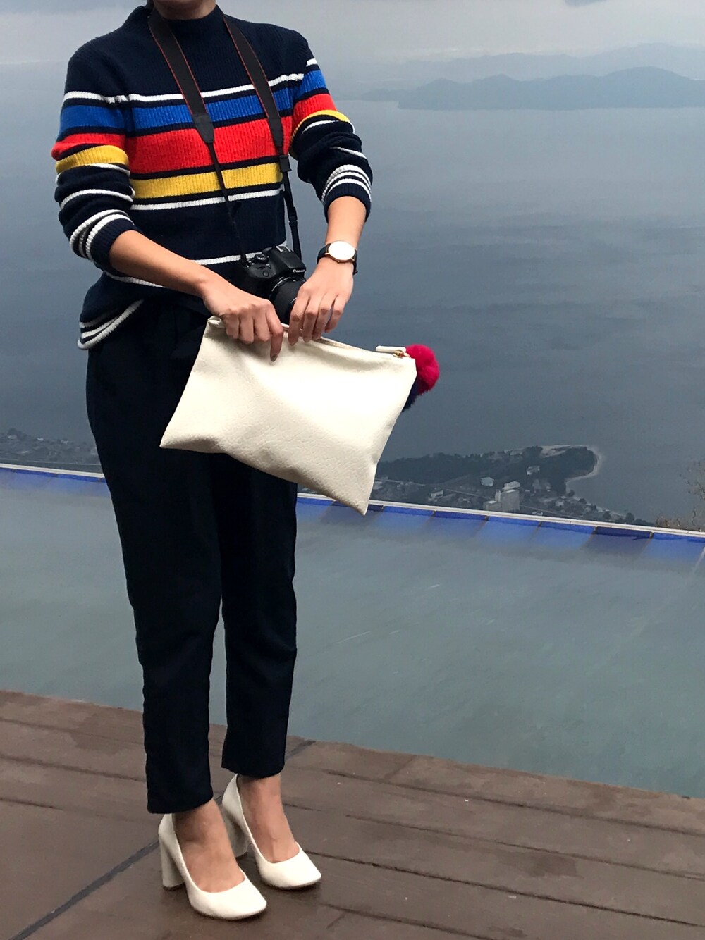 「カラフル、knit、ニット、ボーダー、クラッチバッグ、ポンポン、シンプル」｜「GAPのアイテム（ニット/セーター、その他）」を使った、ktmさん（レディース・169cm）の秋コーディネートの1枚目の写真