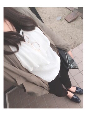 「GU（ジーユー）のアイテム（Tシャツ/カットソー、ホワイト系）」を使った、お嬢さん（レディース・162cm）の秋コーディネート