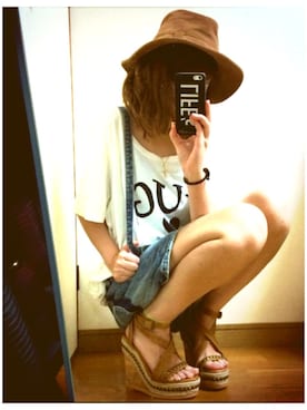 「コルクヒール」｜「アイテム（帽子）」を使った、おまゆさん（レディース・156cm）の夏コーディネート