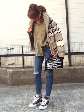 「カウチンセーター」｜「アイテム（クラッチバッグ）」を使った、おまゆさん（レディース・156cm）の冬コーディネート