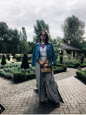 「LANVIN（ランバン）のアイテム（アクセサリー）」を使った、Karina Sorochynska さん（レディース・167cm）の夏コーディネート