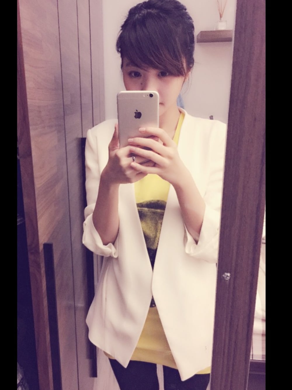 「Taiwan、TAIPEI、white、Suit、blazer、coat、winter、yellow」｜「ZARAのアイテム（チェスターコート、ホワイト系）」を使った、turturleeさん（レディース・160cm）の冬コーディネートの1枚目の写真