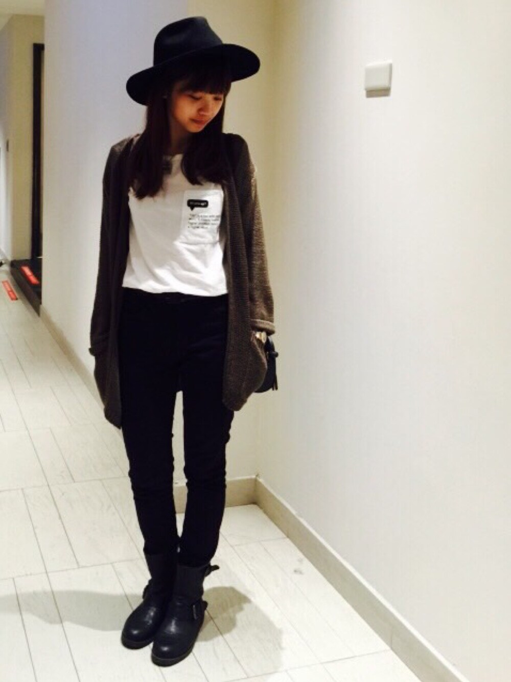 「Taiwan、street style、black、white、niko and ...、LAWRYSFARM、H&M、American Apparel」｜「niko and...のアイテム（ハット、ブラック系）」を使った、turturleeさん（レディース・160cm）の冬コーディネートの1枚目の写真