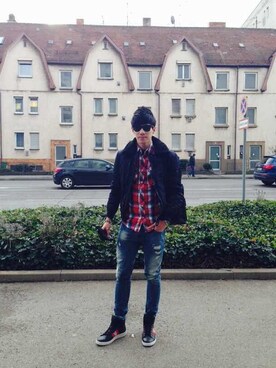 「DIRK BIKKEMBERGS（ダークビッケンバーグ）のアイテム（シューズ）」を使った、Curtis Wengさん（メンズ・175cm）の冬コーディネート