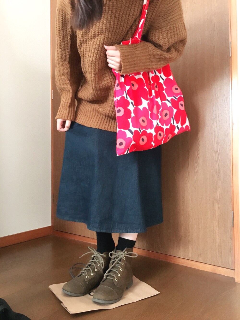 「マリメッコ、ロングスカート」｜「わからないのアイテム（スカート、ブルー系）」を使った、おまめさん（レディース・158cm）の秋コーディネートの1枚目の写真