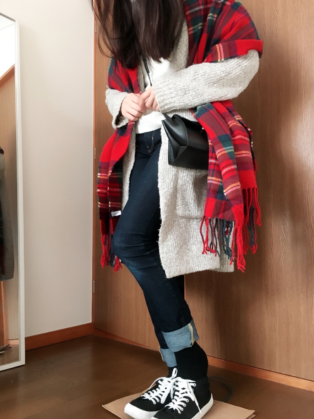 「GUのアイテム（その他パンツ、ブルー系）」を使った、おまめさん（レディース・158cm）の秋コーディネートの1枚目の写真