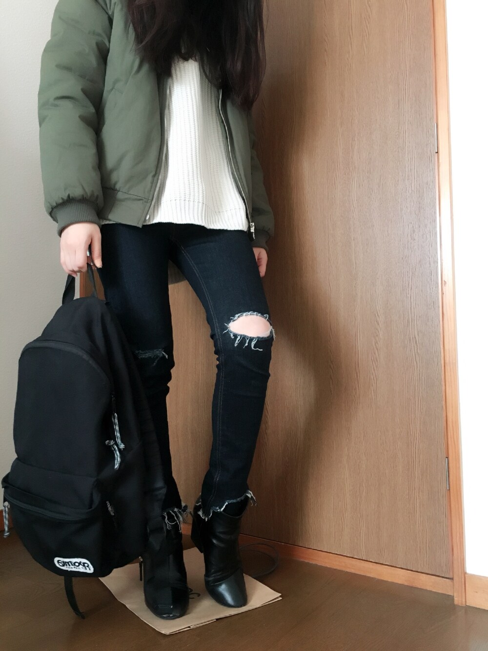 「JEANASISのアイテム（パンツ、ブルー系）」を使った、おまめさん（レディース・158cm）の秋コーディネートの1枚目の写真