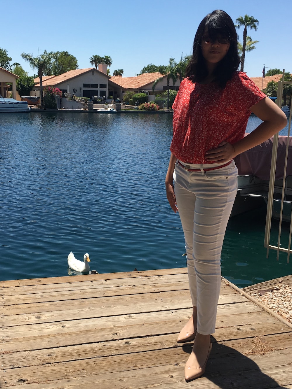 「floral_Tbrand、red and white、lake、ootd、summer」｜「UNIQLOのアイテム（Tシャツ/カットソー、レッド系）」を使った、nanaさん（レディース・170cm）の夏コーディネートの1枚目の写真