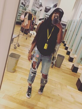 「distressed jeans」｜AyannaLeighさん（レディース・163cm）の秋コーディネート