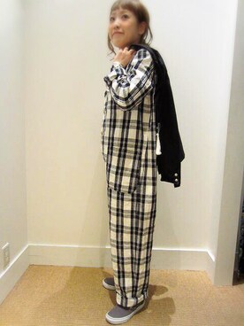 「アイテム（つなぎ/オールインワン、ベージュ系）」を使った、古市 文音さん（レディース・158cm）の春コーディネート