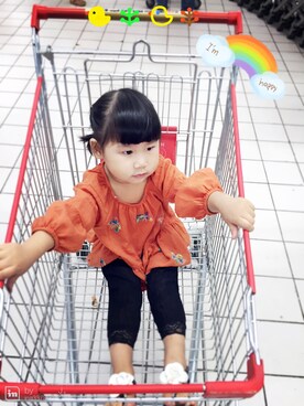 「MINIMUM（ミニマム）のアイテム」を使った、花朵与石头さん（キッズ・100cm）の秋コーディネート