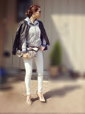 「URBAN RESEARCH（アーバンリサーチ）のアイテム（クラッチバッグ、ブラック系）」を使った、MAIさん（レディース・162cm）の春コーディネート