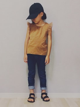 「GLOBAL WORK（グローバルワーク）のアイテム（Tシャツ/カットソー、ブラウン系）」を使った、こころさん（キッズ・125cm）の夏コーディネート