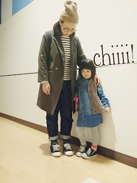 「アイテム（チェスターコート、グリーン系）」を使った、chiiii＆shiiiiさん（キッズ・100cm）の冬コーディネート