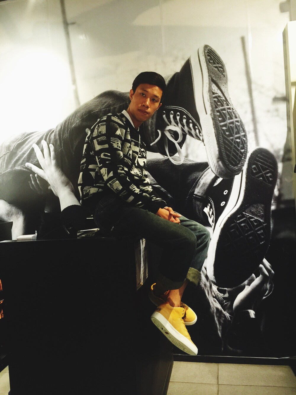 「CONVERSEのアイテム（パーカー、グレー系）」を使った、Rinphomさん（メンズ・175cm）の秋コーディネートの1枚目の写真