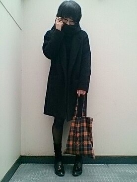 「ヒール×靴下」｜「アイテム（チェスターコート）」を使った、しいなさん（レディース・155cm）の冬コーディネート