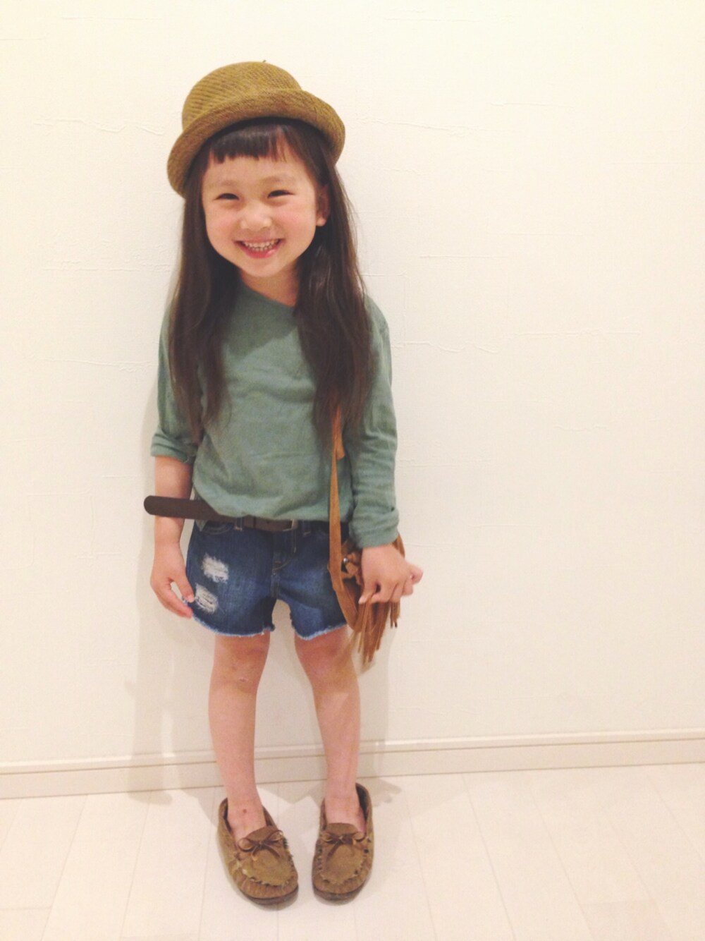 「春コーデ、カジュアル、キッズコーデ、女の子、4歳」｜「韓国のアイテム（ハット、ブラウン系）」を使った、kii_memeさん（キッズ・100cm）の春コーディネートの1枚目の写真