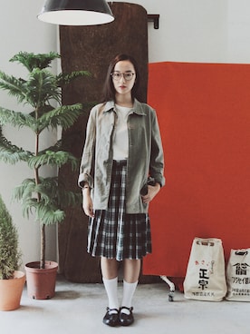 「アイテム（ミリタリージャケット）」を使った、AROOMMODELさん（レディース・167cm）の秋コーディネート