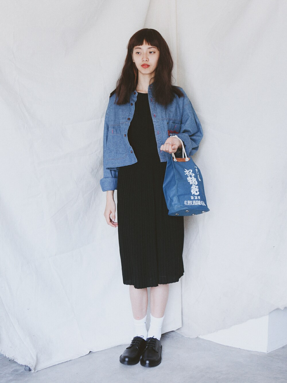 「 古着、 ｖｉｎｔａｇｅ、シンプルコーデ、 古着MIX、 夏コーデ、 Taiwan、 taipei、 古著 、 aroommodel」｜「VINTAGEのアイテム（デニムジャケット、ブルー系）」を使った、AROOMMODELさん（レディース・165cm）の夏コーディネートの1枚目の写真