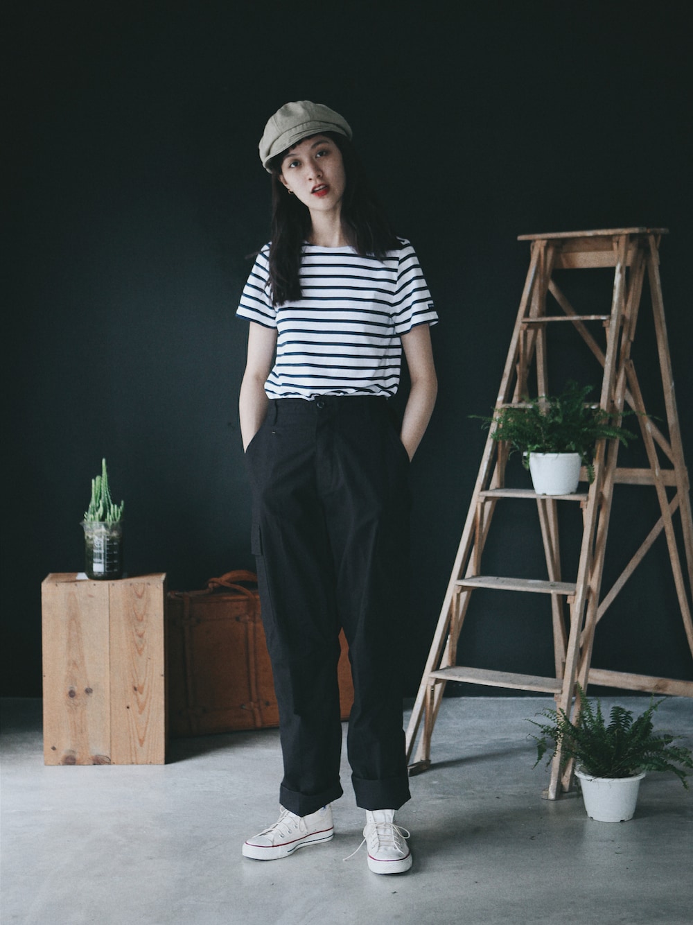 「Tシャツ、Taiwan、 SAINT JAMES、TAIPEI、報童帽、 rothco、 工作褲、 aroommmodel」｜「NEW YORK HATのNEW YORK HAT - Newsboy報童帽（キャスケット、ベージュ系）」を使った、AROOMMODELさん（レディース・165cm）の夏コーディネートの1枚目の写真