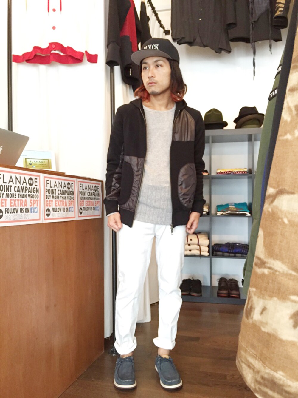 「ニット、キャップ、パーカー、ケーブルニット、仙台、白パンツ、ホワイトパンツ、スナップバック、サマーニット、VIRGO」｜「VIRGOwearworksのBlack（キャップ、ブラック系）」を使った、yusuke kanekoさん（メンズ・168cm）の春コーディネートの1枚目の写真