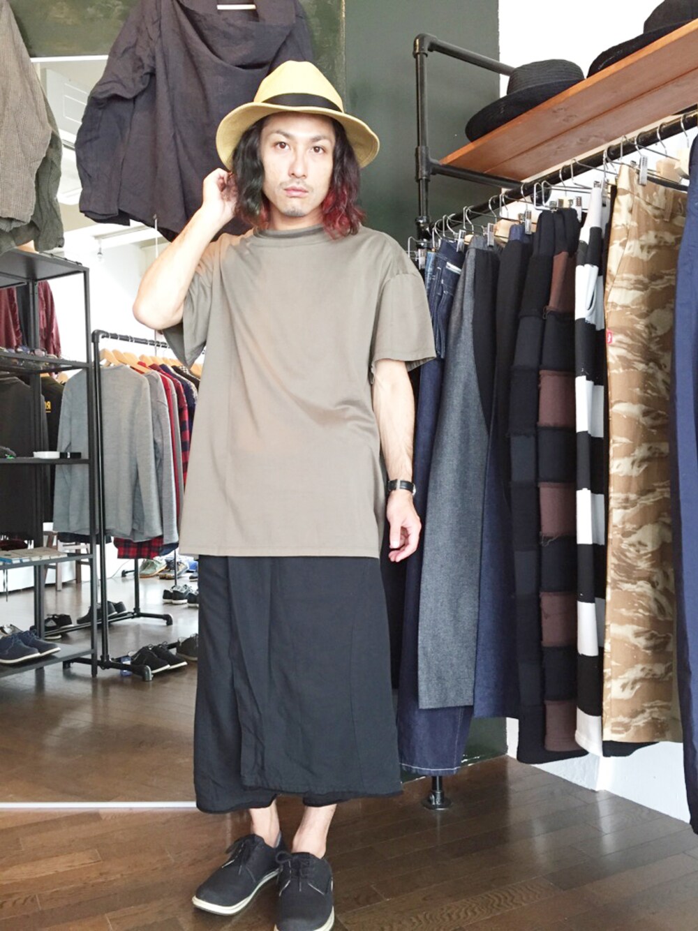「ハット、帽子、変形、仙台、クロップドパンツ、無地、ストローハット、麦わら帽子、VIRGO」｜「VIRGOwearworksのFarmer hat（ハット、ベージュ系）」を使った、yusuke kanekoさん（メンズ・168cm）の春コーディネートの1枚目の写真