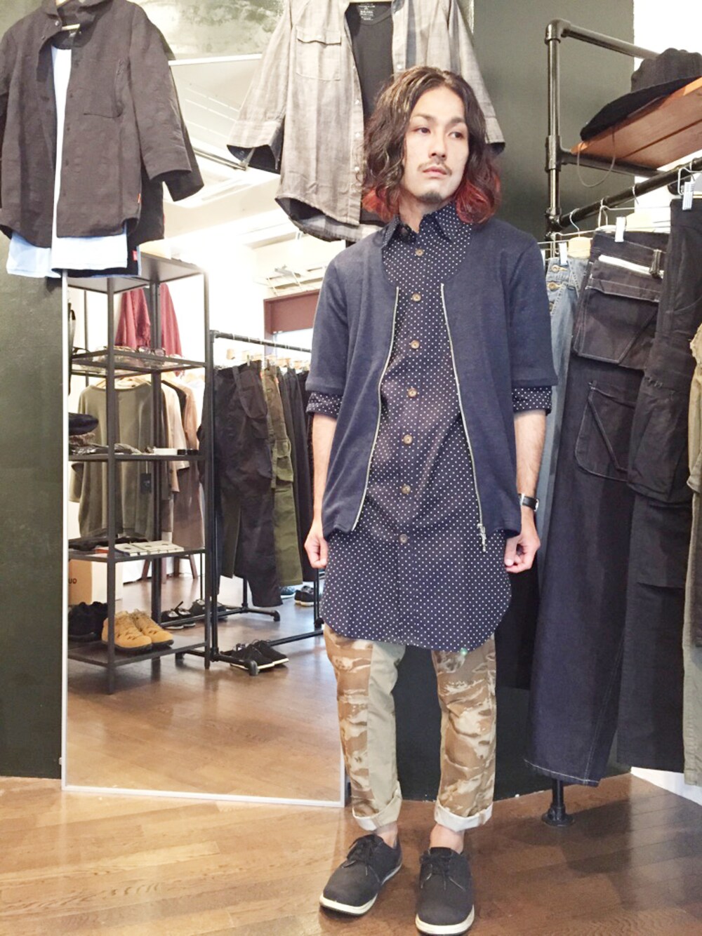 「カーディガン、カモフラ、ネイビー、ドット、迷彩、ロングシャツ、レイヤードスタイル、仙台、シャツスタイル、麻」｜「VIRGOwearworksのLaborer zip cardigan（カーディガン/ボレロ、ブルー系）」を使った、yusuke kanekoさん（メンズ・168cm）の夏コーディネートの1枚目の写真