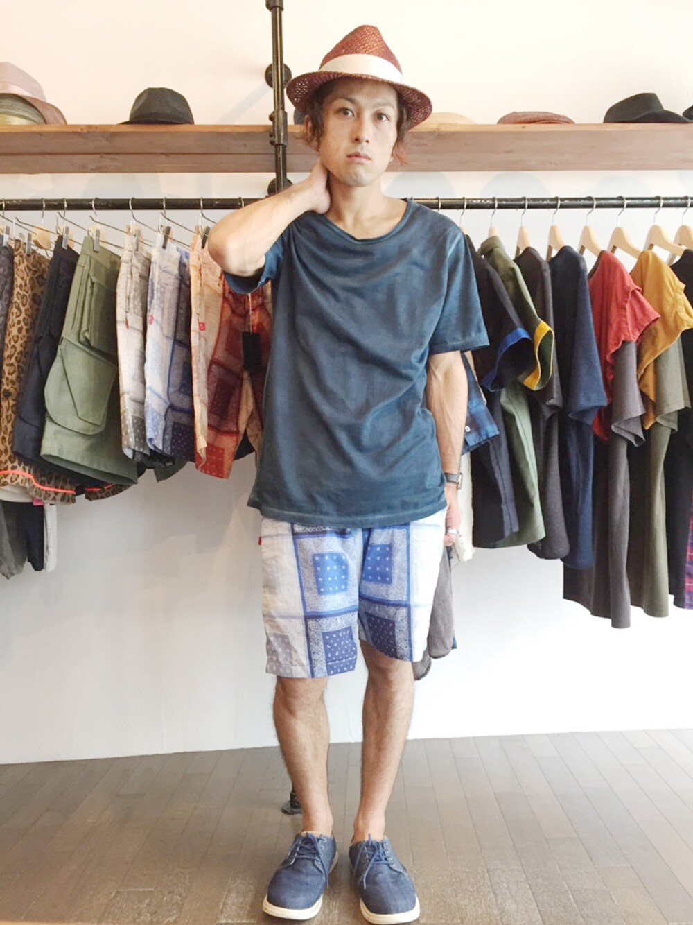 「ショートパンツ、Tシャツ、ネイビー、帽子、ハーフパンツ、仙台、ショーツ、夏コーデ、無地T、半袖」｜「VIRGOwearworksのMagmatic stars（Tシャツ/カットソー、ブルー系）」を使った、yusuke kanekoさん（メンズ・168cm）の夏コーディネートの1枚目の写真