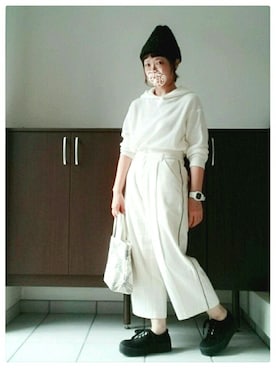 「Sleep（スリープ）のアイテム」を使った、tomaさん（レディース・153cm）の秋コーディネート