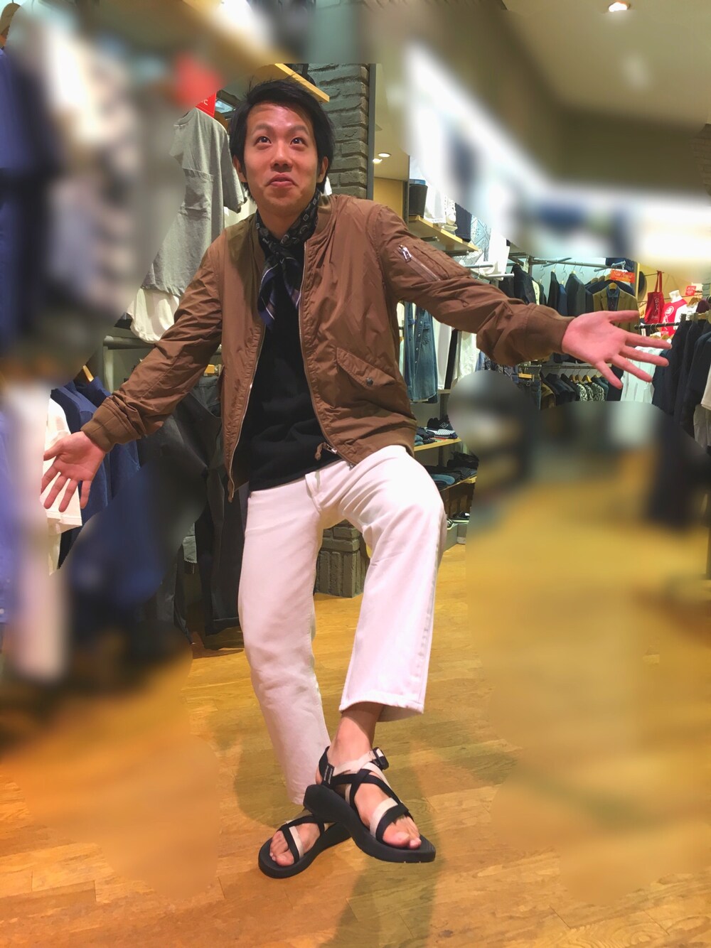 「UNION STATIONのアイテム（ブルゾン、ベージュ系）」を使った、T.karasawaさん（メンズ・171cm）の夏コーディネートの1枚目の写真