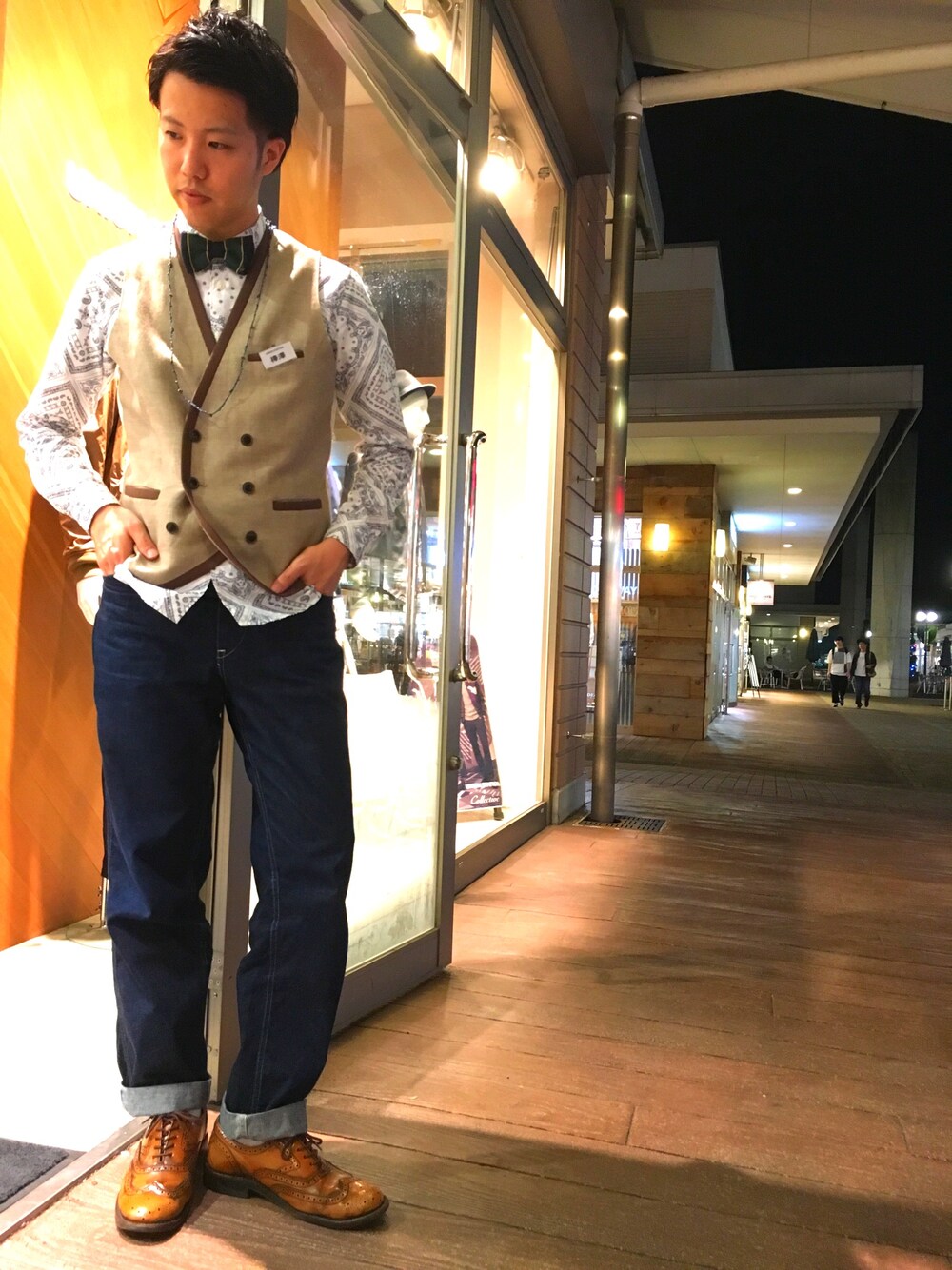 「UNION STATIONのアイテム（シャツ/ブラウス、ホワイト系）」を使った、T.karasawaさん（メンズ・171cm）の秋コーディネートの1枚目の写真