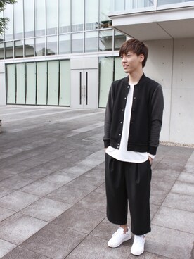 「ブラック×ホワイト」｜「アイテム（ブルゾン）」を使った、SHUNSUKEさん（メンズ・184cm）の秋コーディネート