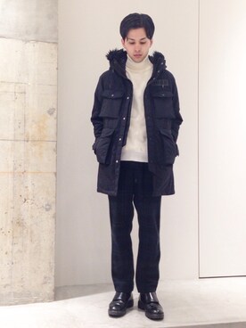 「WHITE MOUNTAINEERING（ホワイトマウンテニアリング）のアイテム（ダウンジャケット/コート）」を使った、竹内 孜介さん（メンズ・171cm）の秋コーディネート