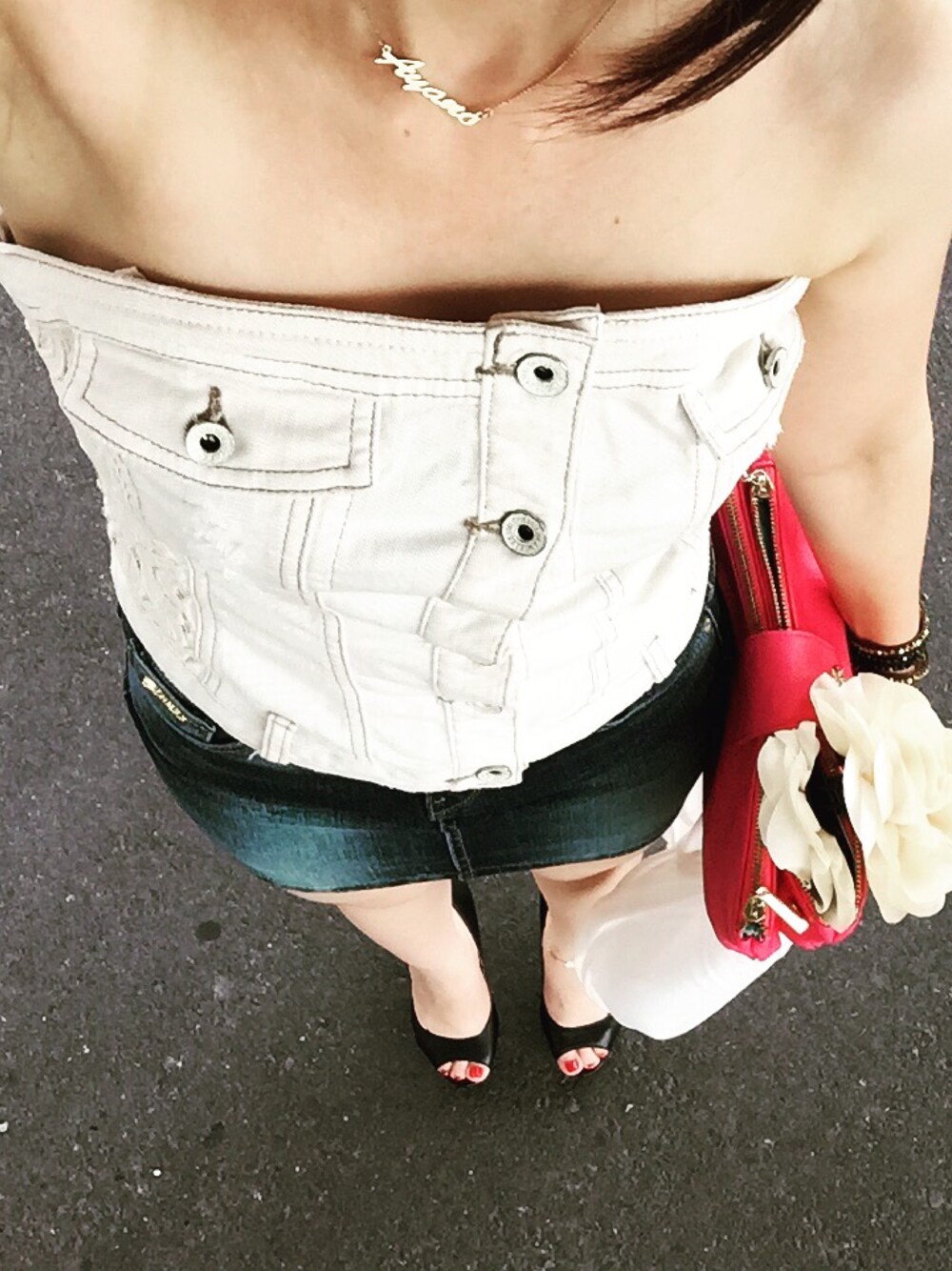 「guess、ゲス、デニム、ベアトップ」｜「Guessのアイテム（トップス、ホワイト系）」を使った、Ayanoᙏ̤̫͚ ♡゛さん（レディース・148cm）の秋コーディネートの1枚目の写真