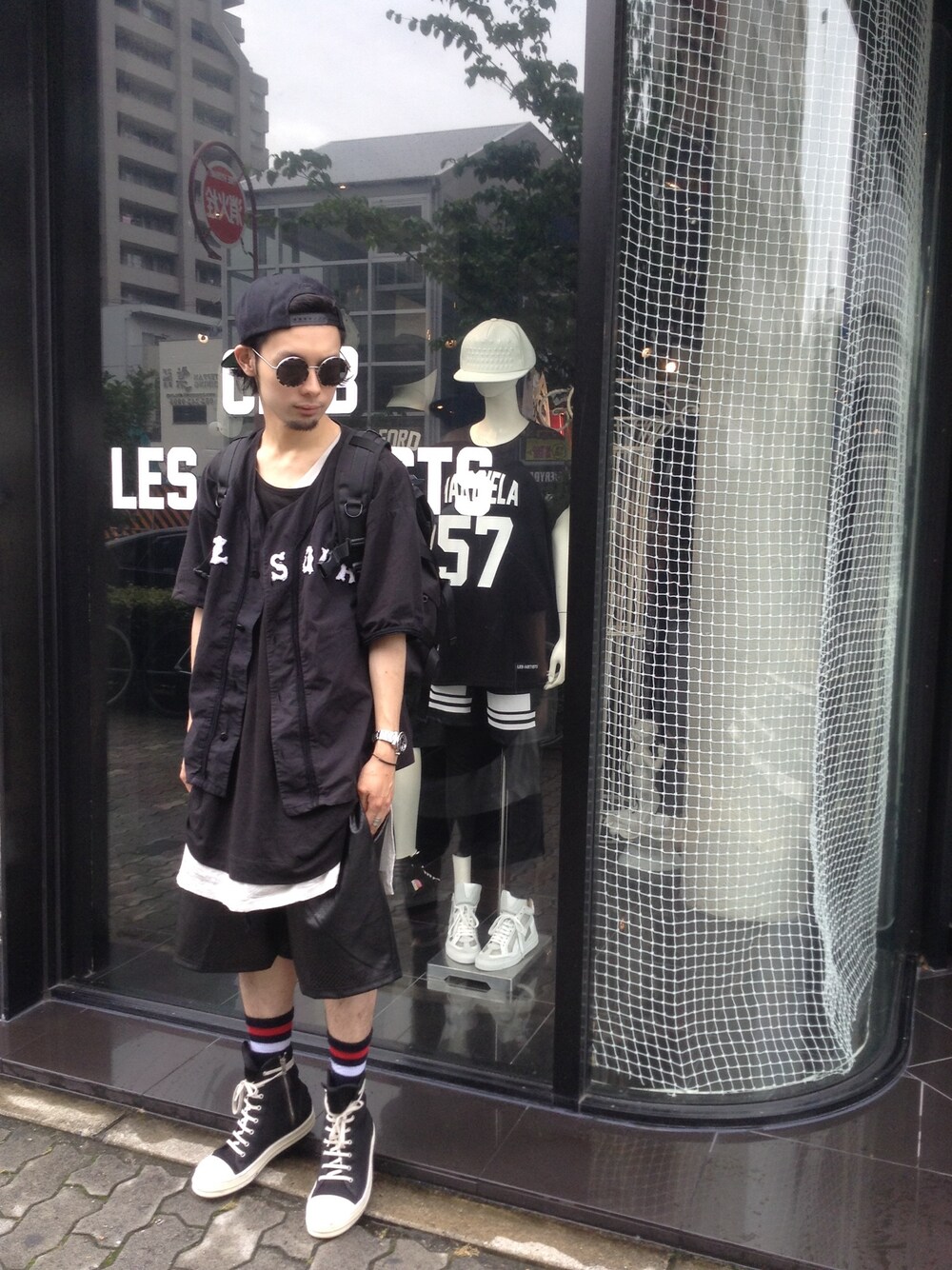 「ストリート、LHP、オーバーサイズ」｜「L.H.PのLHP/エルエイチピー/KaneZ/ケインズ/Eye of Horus（キャップ、ブラック系）」を使った、shintaro itoさん（メンズ・173cm）の夏コーディネートの1枚目の写真