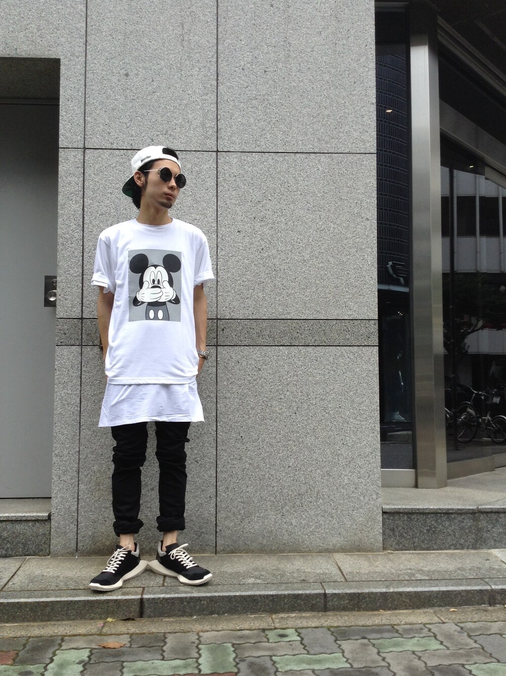 「ストリート、キャラT、RickOwens×adidas、L.H.P」｜「L.H.PのLHP/エルエイチピー/KaneZ/ケインズ/Little Janeiro（キャップ、ホワイト系）」を使った、shintaro itoさん（メンズ・173cm）の夏コーディネートの1枚目の写真