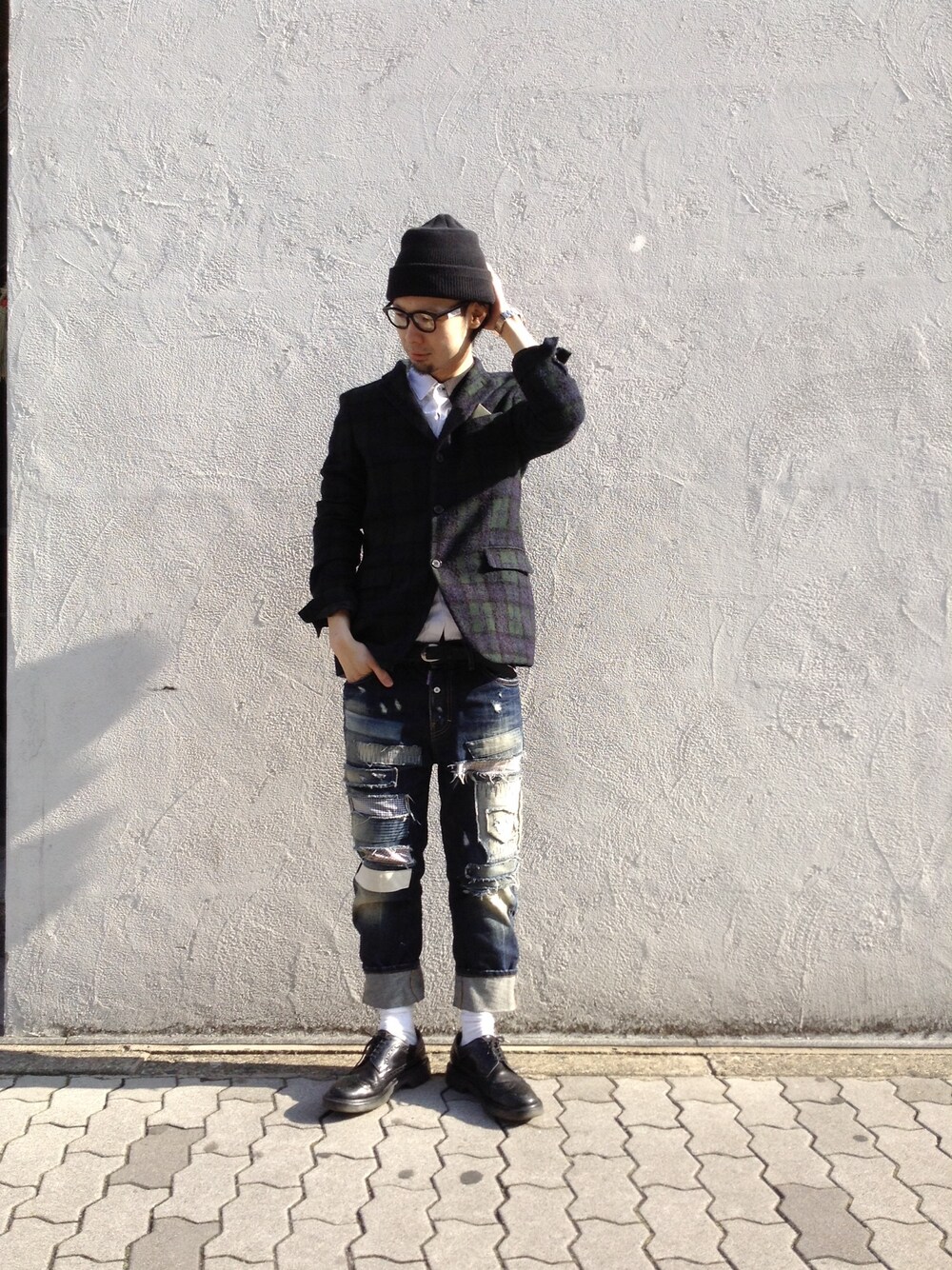 「2014年、ラストWEAR、GOLDEN GOOSE、DSQUARED2」｜「L.H.PのLHP/エルエイチピー/BALABUSHKA/バラブシュカ/Knit Beanie（ニットキャップ/ビーニー、ブラック系）」を使った、shintaro itoさん（メンズ・173cm）の冬コーディネートの1枚目の写真