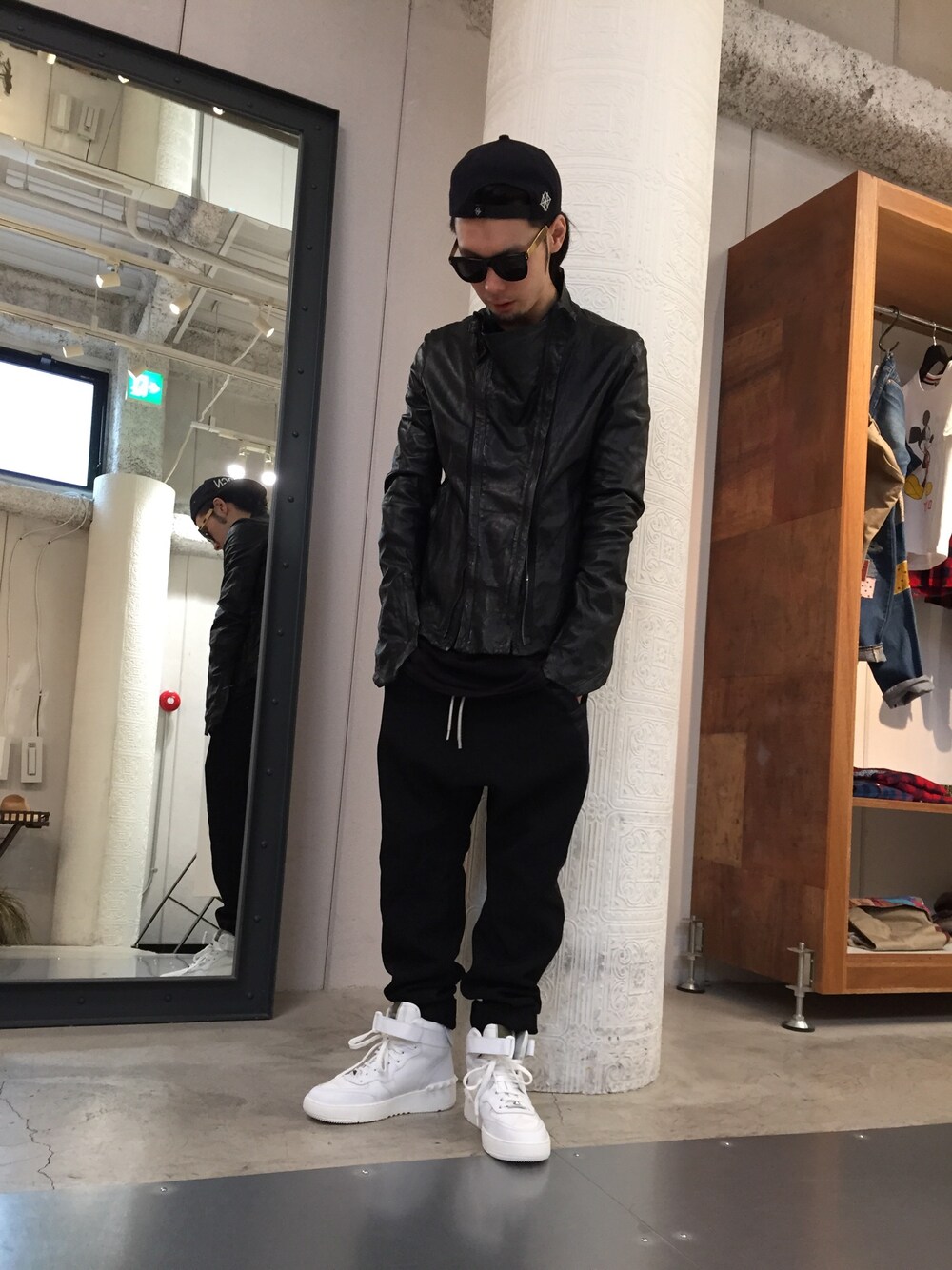 「カモフラ、JULIUS、UMIT BENAN、valentino、drkshdw、ストリート、モード」｜「L.H.PのLHP/エルエイチピー/CHMPGN/シャンパン・シャンペン/CHMPGN　CLASSIC BLACK×WHITE（キャップ、ブラック系）」を使った、shintaro itoさん（メンズ・173cm）の春コーディネートの1枚目の写真