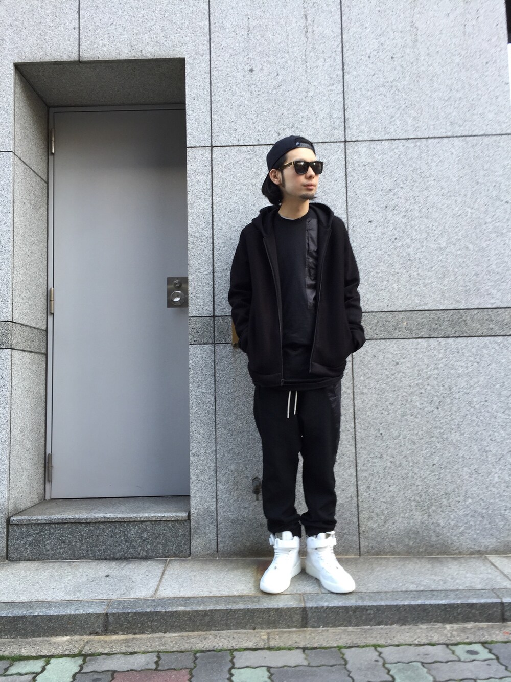 「サルエルパンツ、CHMPGN、Alexander Wang、drkshdw、UMIT BENAN、valentino、ストリート」｜「L.H.PのLHP/エルエイチピー/CHMPGN/シャンパン・シャンペン/CHMPGN　CLASSIC BLACK×WHITE（キャップ、ブラック系）」を使った、shintaro itoさん（メンズ・173cm）の春コーディネートの1枚目の写真